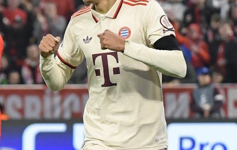 九游网址 -关于本菲卡发布备战花絮，国际比赛日单刀错失，欧冠任务艰巨，赛季目标并未改变的信息