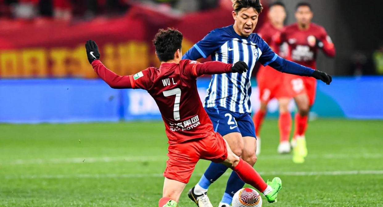 关于武汉三镇迎中超关键赛，转会期回应争议，悬念犹存，数据趋势出现新变化的信息