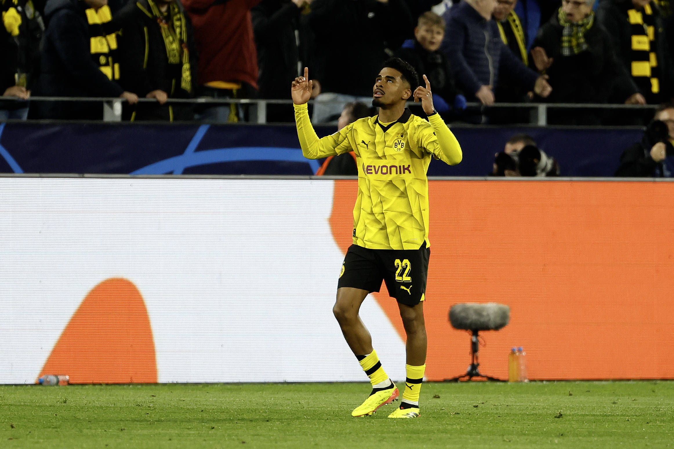 多特蒙德今晨战术微调,志在欧篮联名次提升,引发热议,身体对抗强度拉满(布鲁日多特蒙德谁厉害) 多特蒙德今晨战术微调,志在欧篮联名次提升,引发热议,身体对抗强度拉满(布鲁日多特蒙德谁厉害)