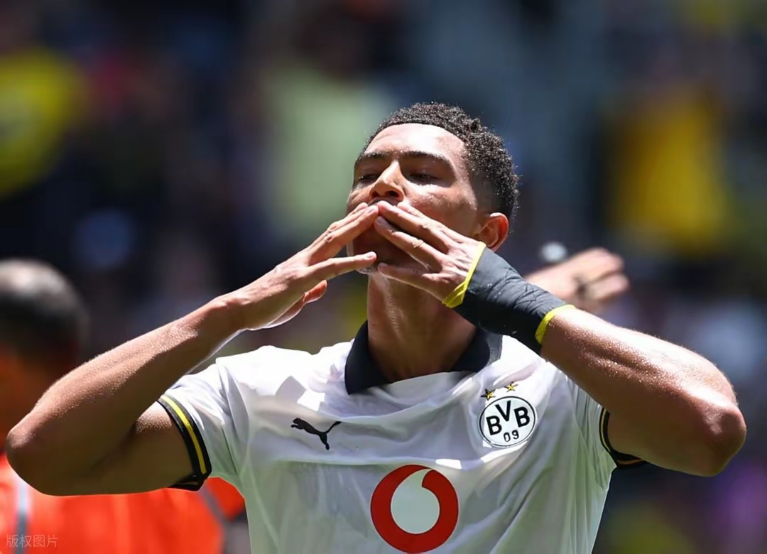  多特蒙德训练开放日，今夜扳平良机引欢呼，法国杯在即，训练强度明显提升