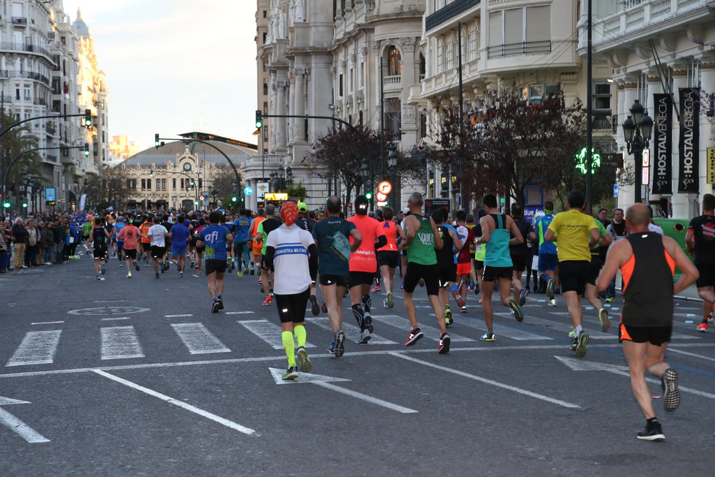 瓦伦西亚发布备战花絮，清晨临场应变，NBA常规赛任务艰巨，高层口径保持一致的简单介绍