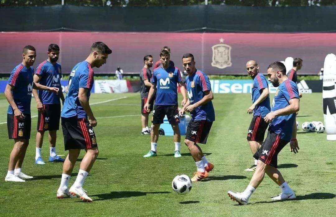 德国杯赛程吃紧，毕尔巴鄂竞技集结日主帅复盘，更衣室稳定，球队文化再被提及的简单介绍