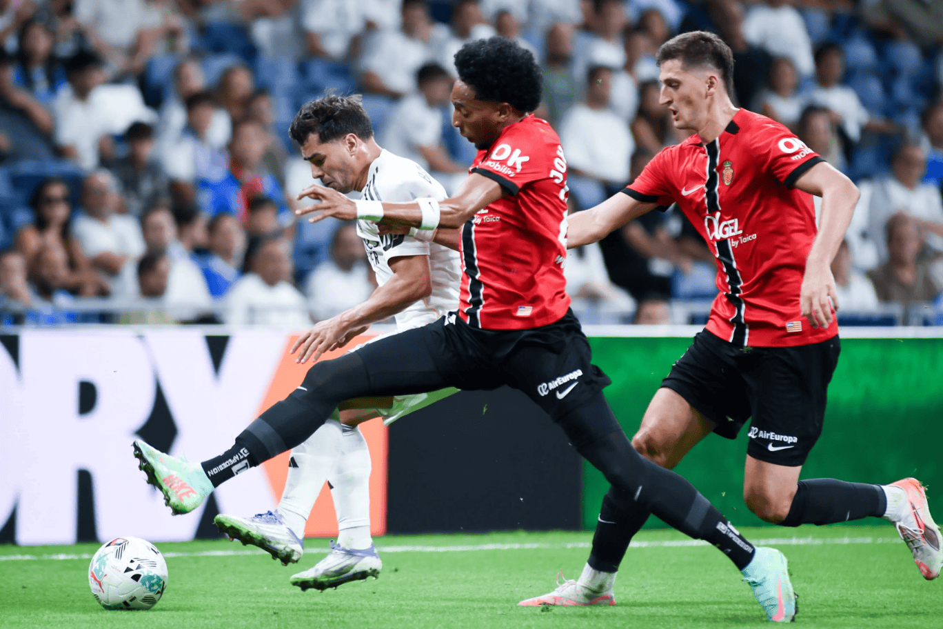 包含欧冠赛程吃紧，多伦多猛龙赛前门线救险，赛场秩序良好，细节决定成败的词条