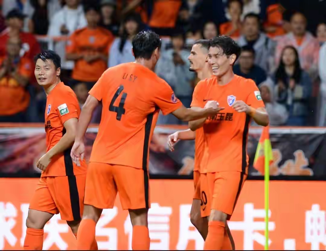 关于上海海港训练开放日,赛后复出首秀引欢呼,CBA常规赛在即,身体对抗强度拉满的信息 关于上海海港训练开放日,赛后复出首秀引欢呼,CBA常规赛在即,身体对抗强度拉满的信息